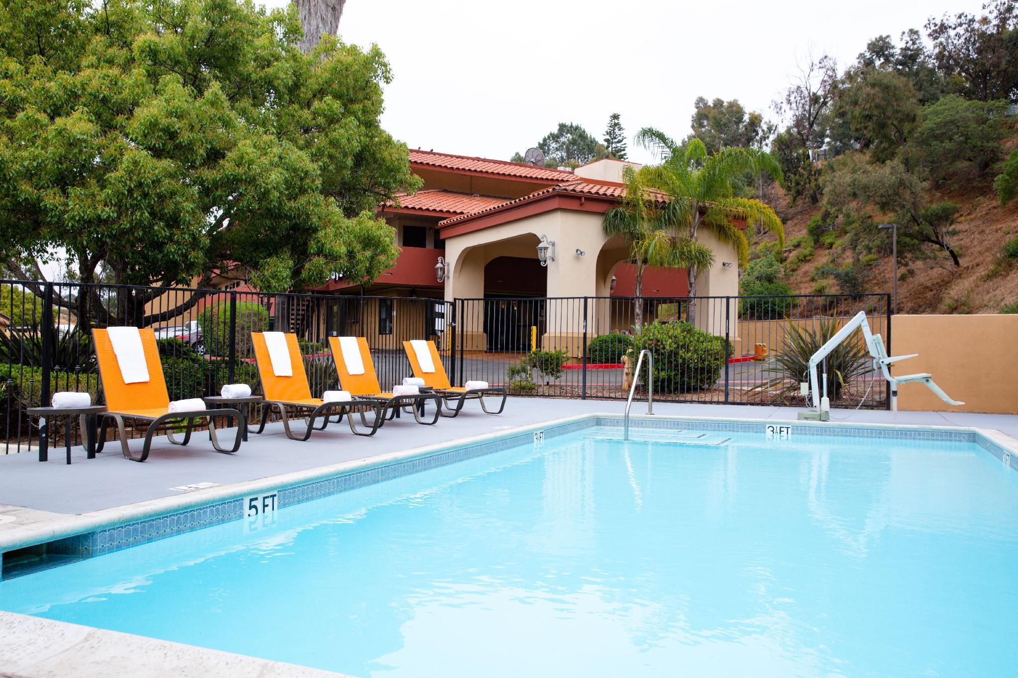 Days Inn By Wyndham Encinitas Moonlight Beach Extérieur photo