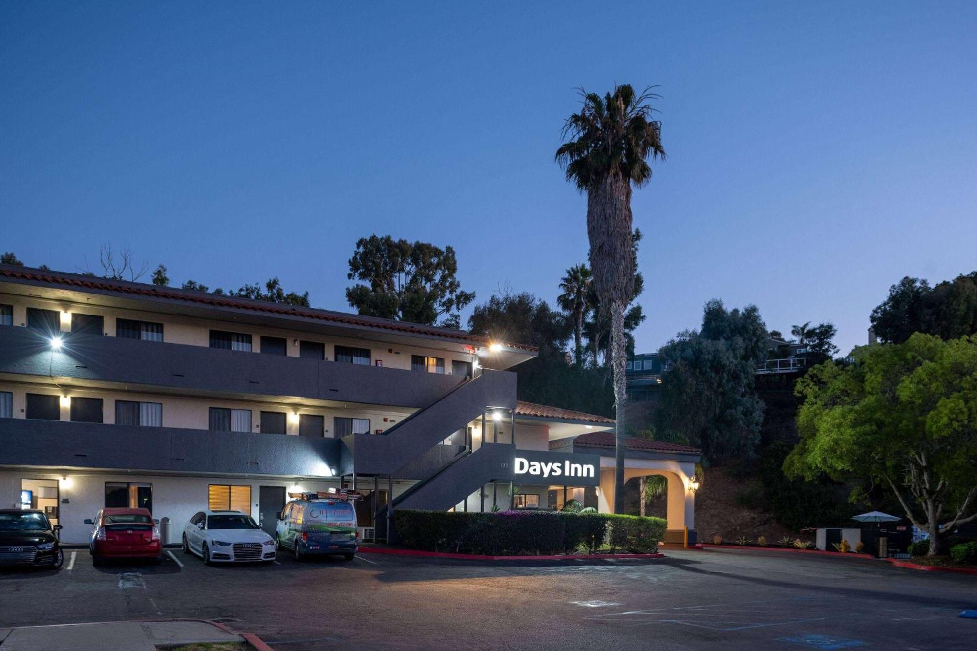Days Inn By Wyndham Encinitas Moonlight Beach Extérieur photo