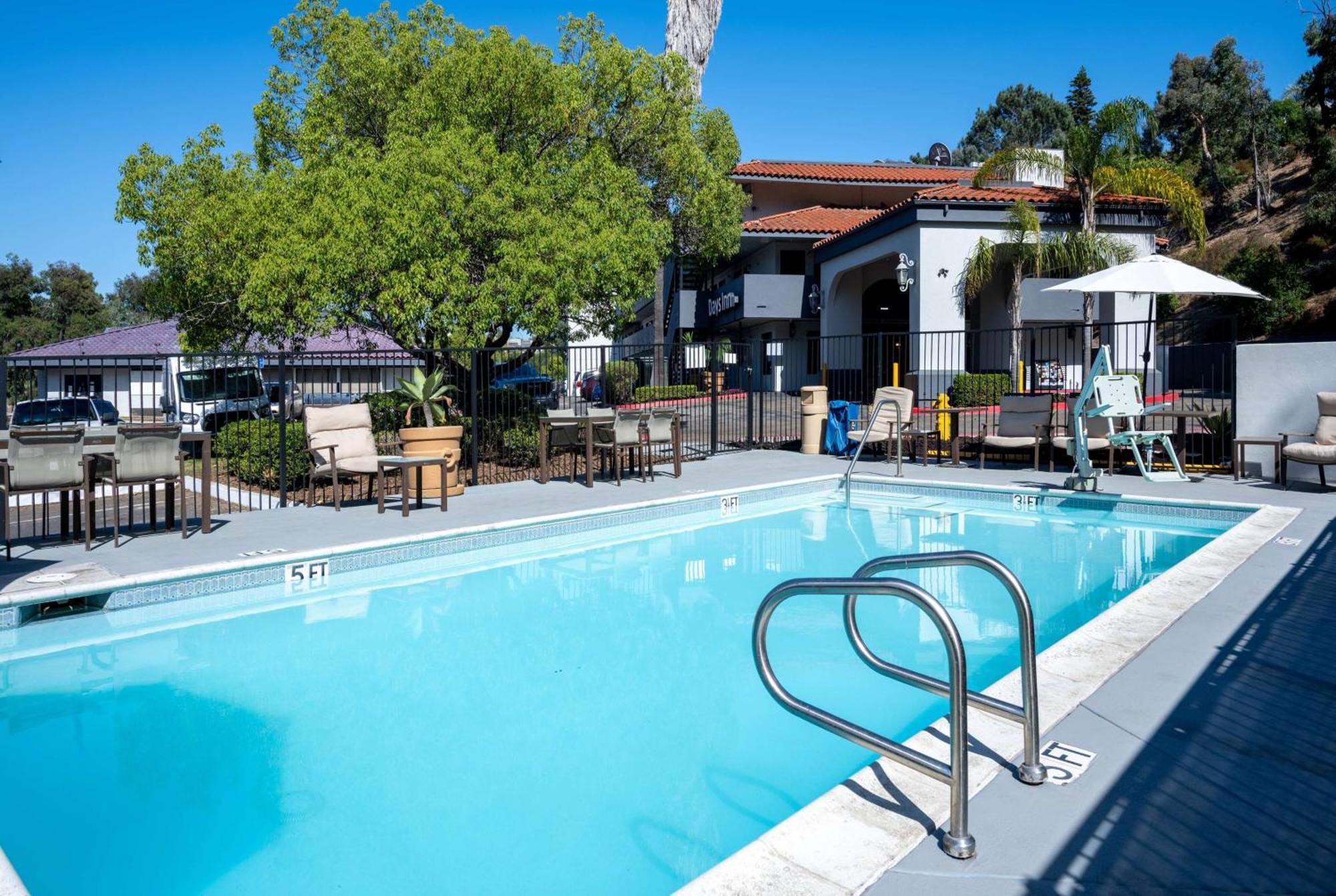 Days Inn By Wyndham Encinitas Moonlight Beach Extérieur photo