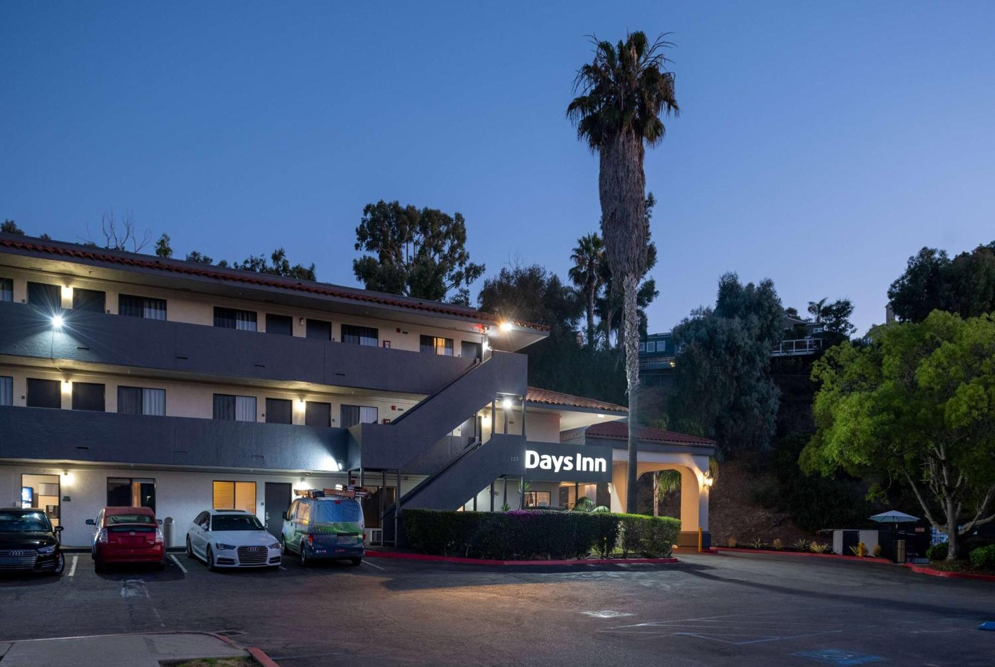 Days Inn By Wyndham Encinitas Moonlight Beach Extérieur photo