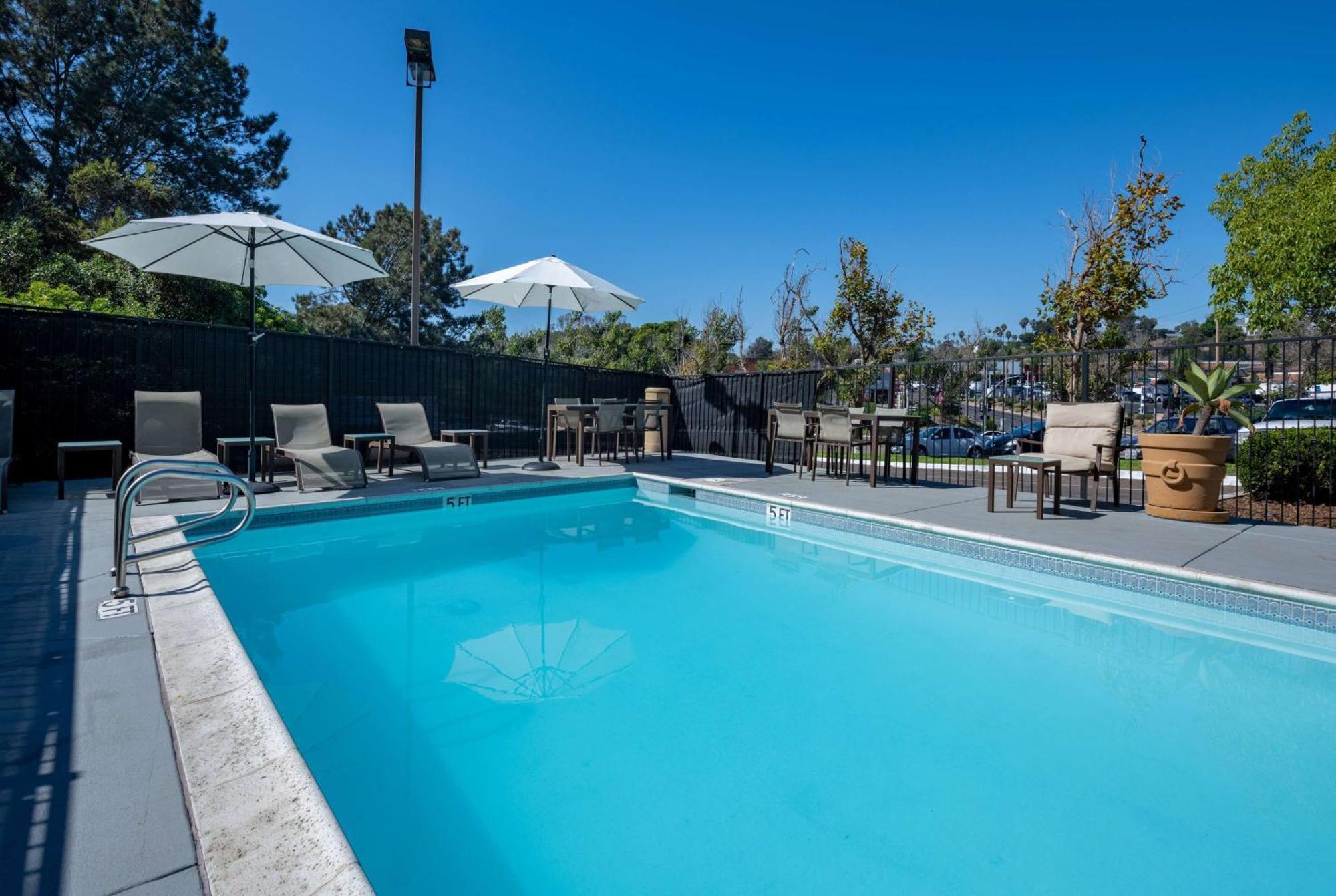 Days Inn By Wyndham Encinitas Moonlight Beach Extérieur photo