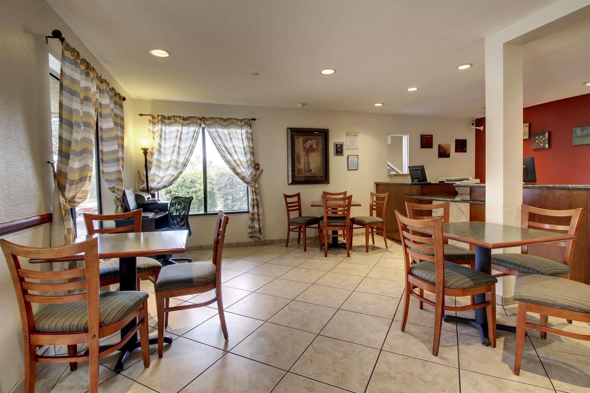 Days Inn By Wyndham Encinitas Moonlight Beach Extérieur photo